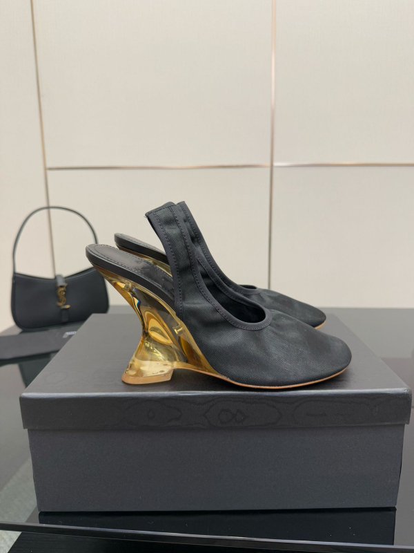 Клиновани сандали с мънисти и мрежеста горна част, квадратен нос, кожена подметка, задна каишка