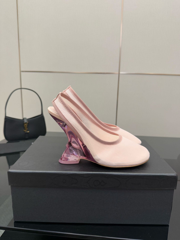 Клиновани сандали с мънисти и мрежеста горна част, квадратен нос, кожена подметка, задна каишка