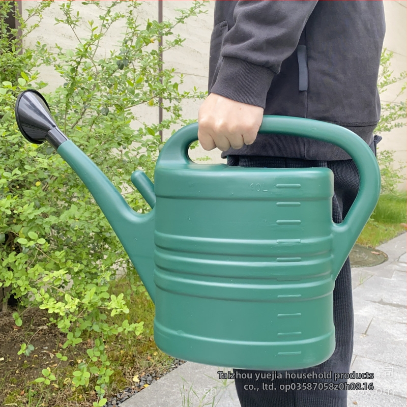 Záhradná kanvička na zalievanie s dlhým výtokom, veľká kapacita pre domáce záhradníctvo (Materiál: plast • Typ: kanvička/sprej • Určené: domáce záhradníctvo)