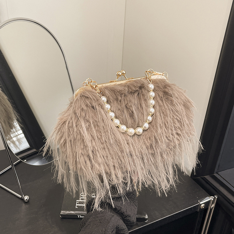 Geantă din pluș, pătrată mică, de mărime medie, închidere cu lacăt, căptușeală din poliester, stil urban