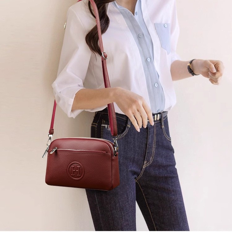 Ženská PU kabelka na rameno, štvorcový tvar, zapínanie na zips, polyesterová podšívka, jar 2025 kolekcia