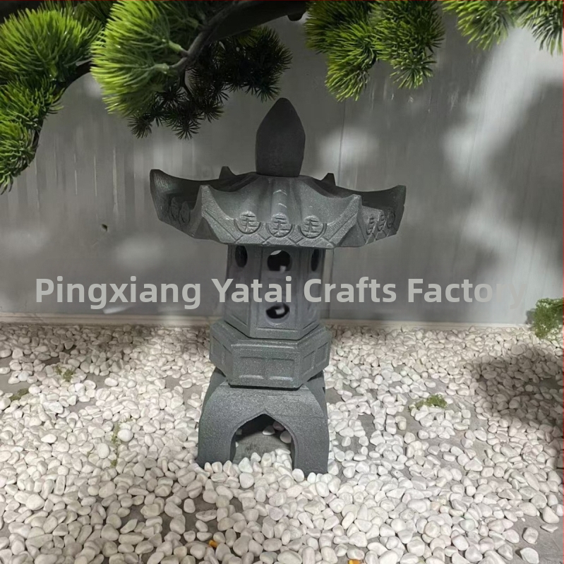 Kamenný lampión na záhradu v japonskom štýle z živice (Materiál: Živica; Štýl: Zen; Kategória: Socha; Balenie: Obyčajné balenie)