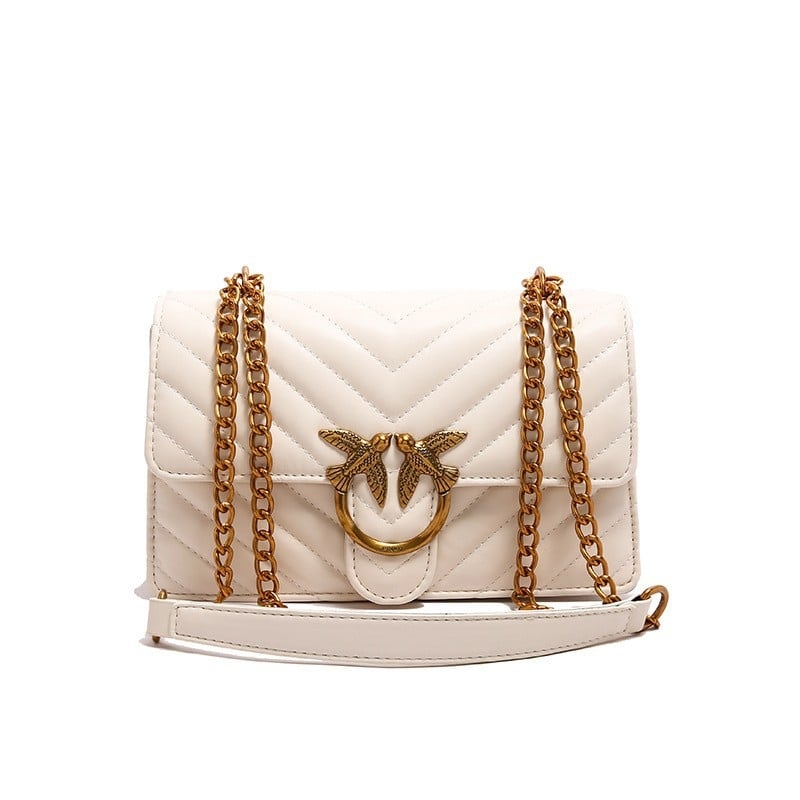 Prešívaná štvorcová kabelka s reťazou – PU koža, horizontálny štvorcový tvar, magnetické zapínanie, vnútorná laminovaná kapsa na zips, polyesterová podšívka