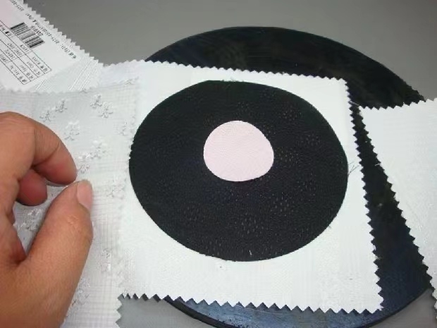 Mini súprava na odber vzoriek: nožík na odber a odberník, gramová váha s ručným pohonom a gravírovacia doska na látku 10 cm²