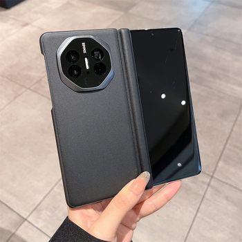 Huawei MateX5 telefontok – szénszálas anyag, gravírozott kivitel, ütésálló védelem, középponti tengelyes mágneses rögzítés