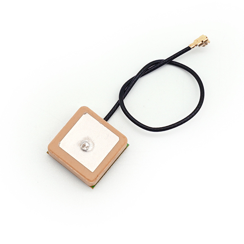 Beidou-GPS kettős sávú aktív antenna beépített kerámiamodullal, 28 dBi nyereség, 600-6000 MHz, 50 Ω, SWR ≤1.5