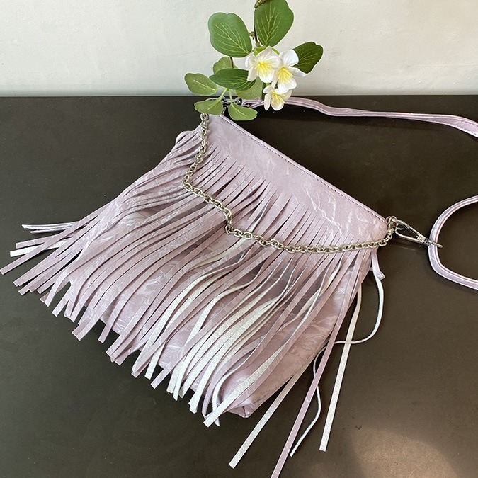 Geantă crossbody în stil național literar-artistic, material PU, formă verticală pătrată, închidere cu magnet, buzunar interior cu fermoar și buzunar pentru telefon