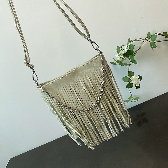 Geantă crossbody în stil național literar-artistic, material PU, formă verticală pătrată, închidere cu magnet, buzunar interior cu fermoar și buzunar pentru telefon