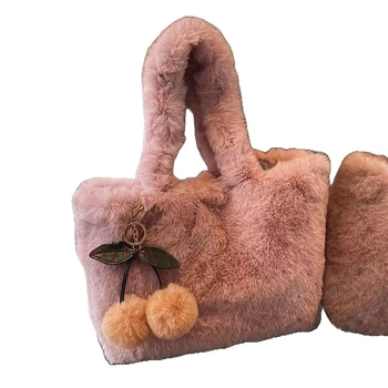 Plüss táska, városi minimalistikus stílus, téglalap alakú forma, nyitott felső, telefontartó zseb