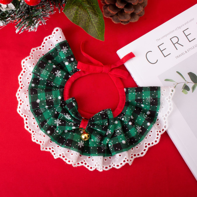 Accesoriu pentru animale de companie: Papion-bib de Crăciun cu clopoțel, model pătrățeles, material bumbac-poliester, cosplay dantelat