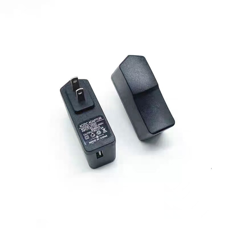 USB töltőadapter 5V 2A telefonokhoz és tabletekhez, 80 g, Yishangxing – Power Adapter sorozat