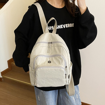 Nylon hátizsák szabadidős utazásokhoz, vízálló anyag, kapacitás 20 L alatt, görbült vállpántok