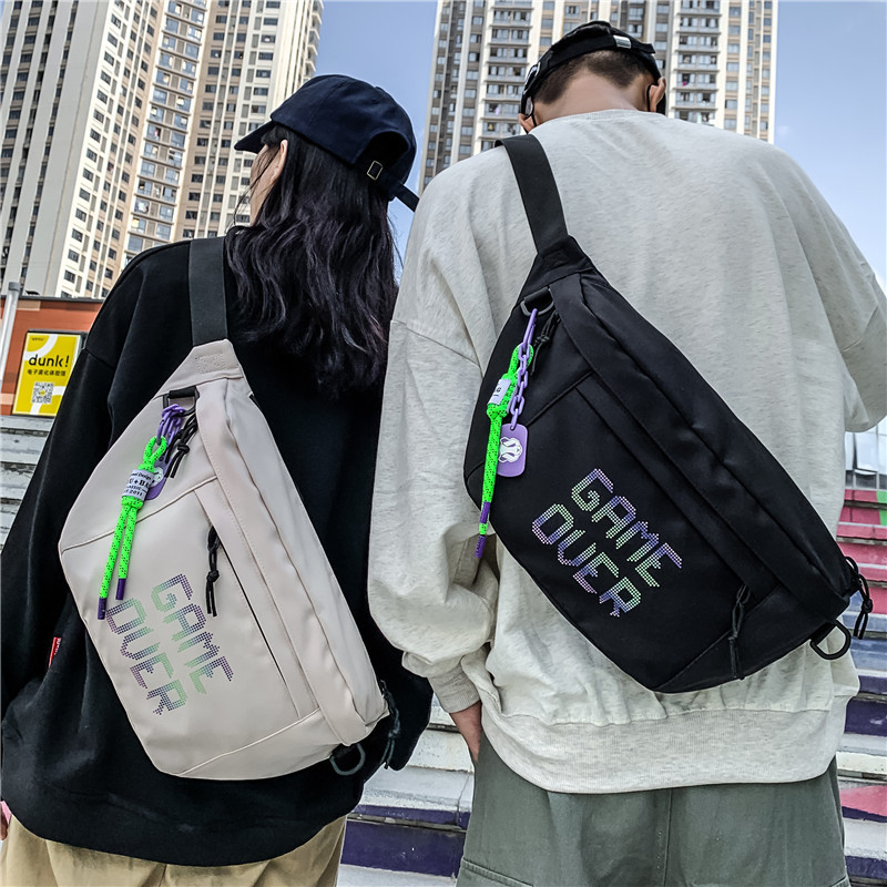 Geantă de piept pentru bărbați, stil stradal, din nailon, impermeabilă și rezistentă la uzură, model cu litere, compatibilă cu laptop de 8 inch, utilizare zilnică