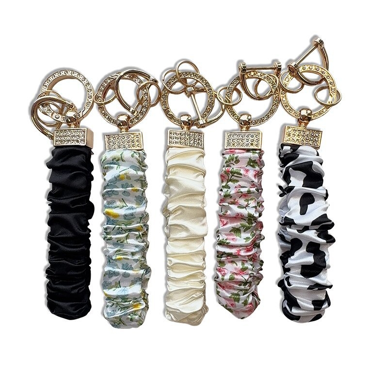 Pandantiv breloc cu charm simplu de cheie și elastic de păr cu cataramă din pietre (Metal; Ambalaj individual; Stil simplu; Brățară-breloc)