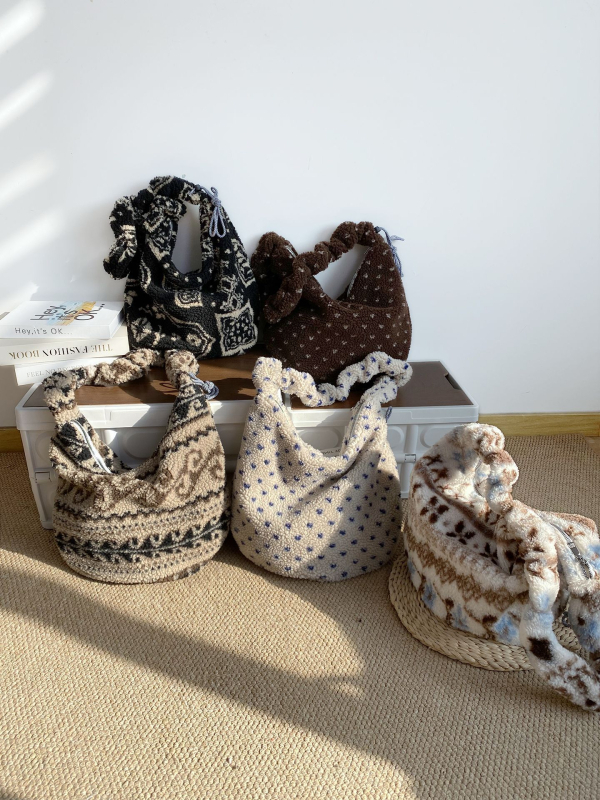 Pliš Crossbody torba, korejski stil, gradski minimalistički dizajn, zatvaranje zipom, podstava od platna