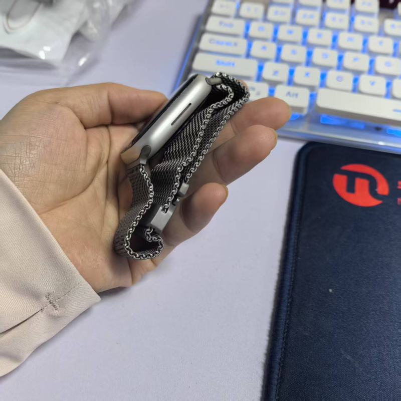 Apple Watch Milanese od nehrđajućeg čelika remen s Parachute Buckle kopčom — Kod Wj-ap-jls-1101; Materijal: nehrđajuće čelika; Kopča: Buckle; Prilagodljivi interfejs veličine; Kompatibilno s Apple