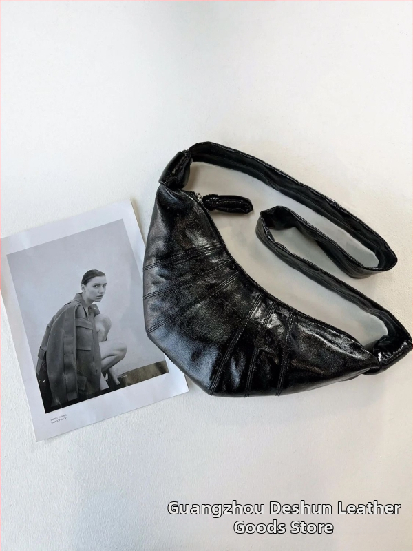 Carla Cheen Dömping-stílusú válltáska, pamut és len anyag, cipzár, belső telefontáska, 3D külső dizájn