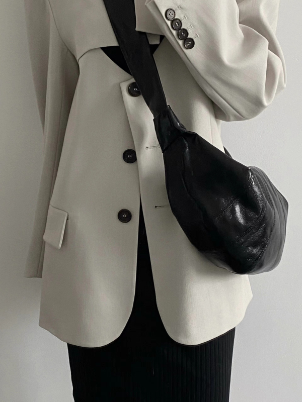 Carla Cheen Dömping-stílusú válltáska, pamut és len anyag, cipzár, belső telefontáska, 3D külső dizájn