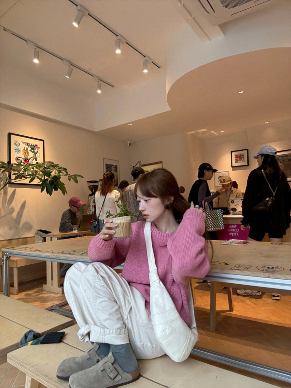 Carla Cheen Dömping-stílusú válltáska, pamut és len anyag, cipzár, belső telefontáska, 3D külső dizájn