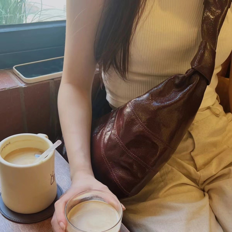 Carla Cheen Dömping-stílusú válltáska, pamut és len anyag, cipzár, belső telefontáska, 3D külső dizájn