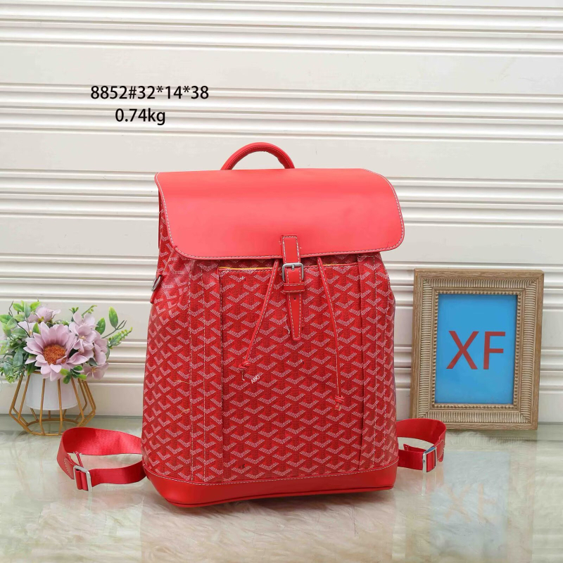 PU anyagú hátizsák, csíkos mintázat, nylon bélés, ívelt vállpántok, uniszex