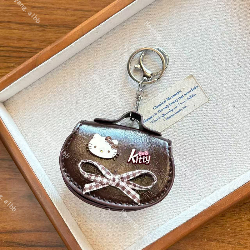 Rajzfilmszerű macska fülhallgató táska függő — műbőr; stílus: rajzfilm, táska dísz; friss és édes; 2025 ősz kiadás