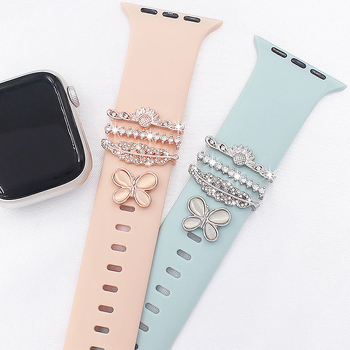 Apple Watch szíj pillangócsattal és dekoratív gyűrűvel, fémből készült, divatos stílus