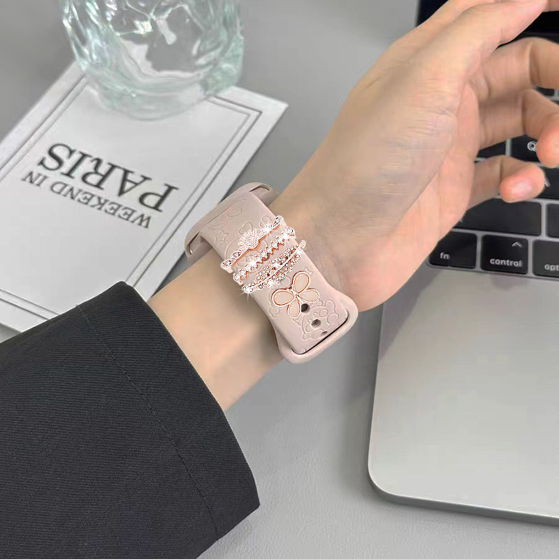 Apple Watch szíj pillangócsattal és dekoratív gyűrűvel, fémből készült, divatos stílus