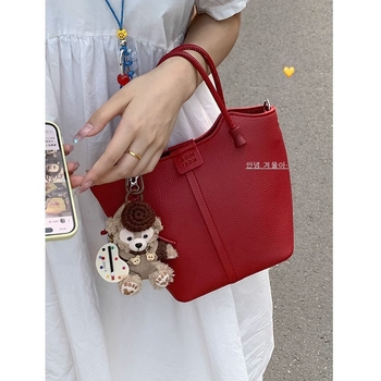 Дамска чанта тип кофа PU материал, магнитно закопчаване, подплата полиестер, с една презрамка