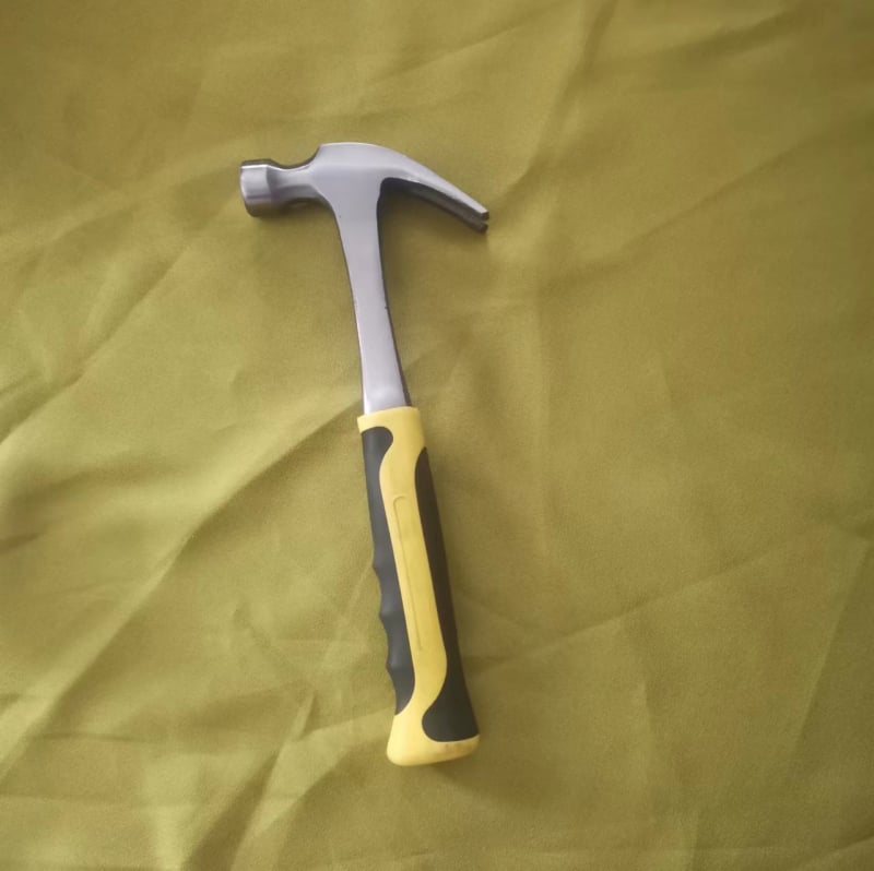 Σφυρί με γατζάκι, κεφάλι από υψηλού άνθρακα ατσάλι, λαβή από σίδηρο, αντιδονητικό σχέδιο, καθαρό βάρος 0,5 kg