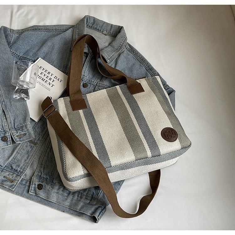 Geantă Tote din canvas pentru femei, formă orizontală pătrată, închidere cu fermoar, căptușeală poliester, buzunare interioare: buzunar cu fermoar ascuns, buzunar pentru telefon, buzunar pentru ID, Primăvara 2025