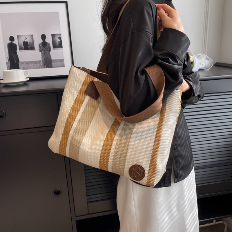 Geantă Tote din canvas pentru femei, formă orizontală pătrată, închidere cu fermoar, căptușeală poliester, buzunare interioare: buzunar cu fermoar ascuns, buzunar pentru telefon, buzunar pentru ID, Primăvara 2025