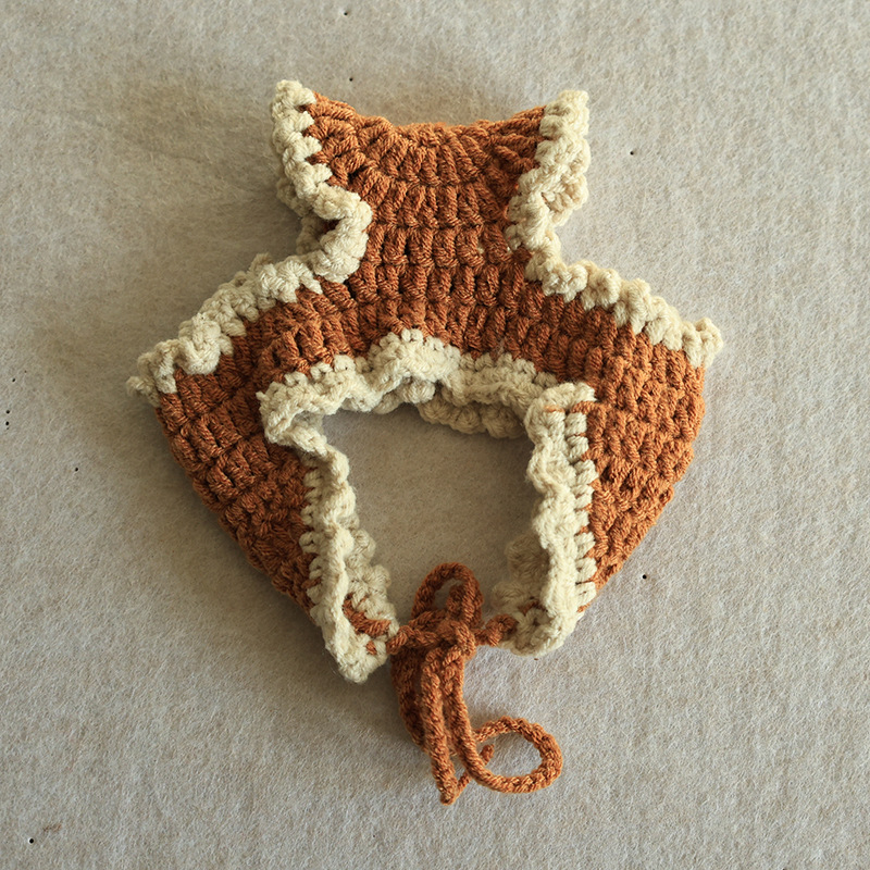 Șapcă tricotată pentru animale de companie cu guler pentru pisici și câini, model color-matching, din lână, lucrată manual, set