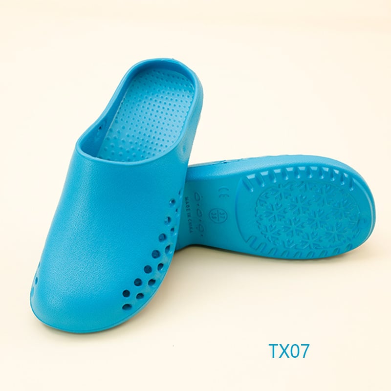 Műtői papucs EVA felső, EVA belső, csúszásmentes gumitalp, talp technológia: injektált öntés