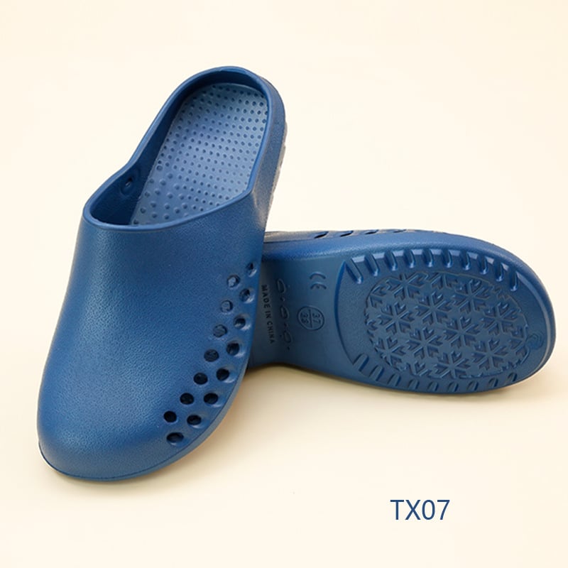 Műtői papucs EVA felső, EVA belső, csúszásmentes gumitalp, talp technológia: injektált öntés