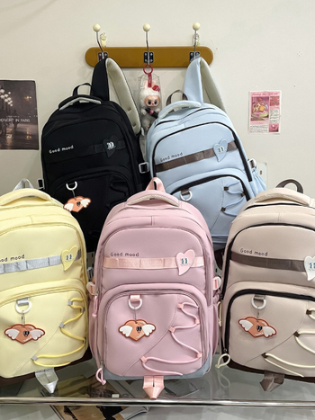 Nylon ruksak, ispod 20 L, za 10-inčni prijenosnik, prozračan, zakrivljene naramenice