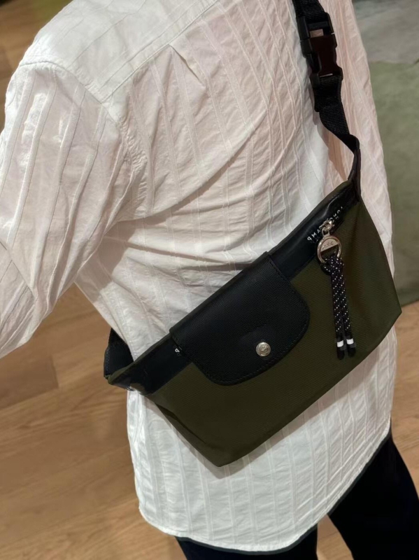 Muška najlon torba za prsa — vodootporna, izuzetno lagana, crossbody stil, svakodnevna uporaba