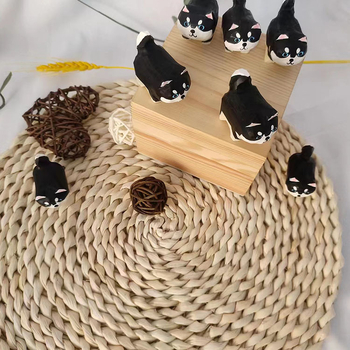 Koka izgrebti dzīvnieku dekori komplekts: Shiba Inu, kaķis, pīle; Materiāls Basswood; Stils karikatūra; Apstrāde un pielāgošana pieejama