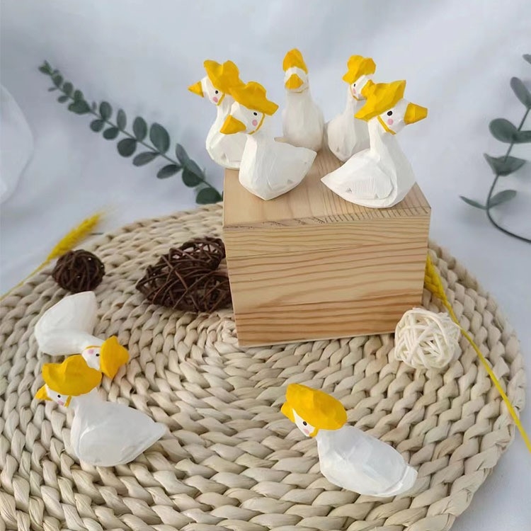 Koka izgrebti dzīvnieku dekori komplekts: Shiba Inu, kaķis, pīle; Materiāls Basswood; Stils karikatūra; Apstrāde un pielāgošana pieejama