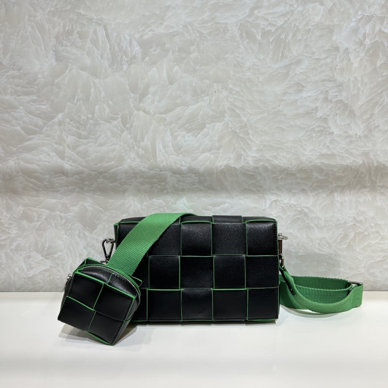 Muška crossbody torbica od prave kože, pleteni uzorak, ulični stil, ultra lagana, uključuje malu torbicu, jesen 2025