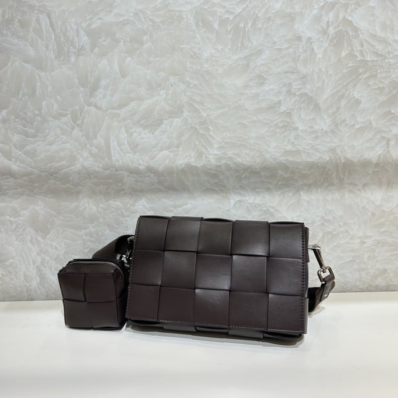 Muška crossbody torbica od prave kože, pleteni uzorak, ulični stil, ultra lagana, uključuje malu torbicu, jesen 2025