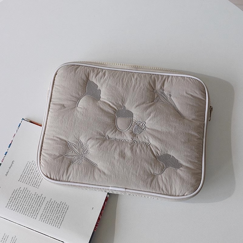 Κεντημένη τσάντα φορητού υπολογιστή για γυναίκες – Υλικό: Πολυεστέρας; Διαπνέουσα και εξαιρετικά ελαφριά; Μοτίβο: Τοπίο; Εσωτερική επένδυση: Πολυεστέρας; Στυλ: Φρέσκια και γλυκιά