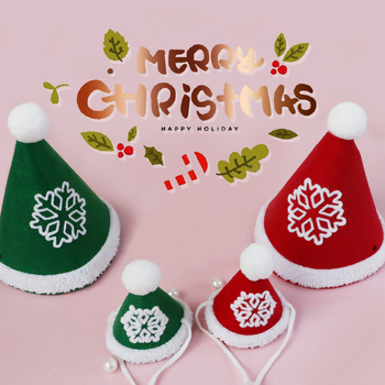 Šál pre domáce zvieratá s čiapkou snehová vločka — karikatúrny vzor, vyšívanie, netkaný materiál, zimné použitie, rôzne možnosti tkania