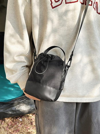 Pánska nylonová crossbody taška cez rameno – nepremokavá, jednofarebná, podšívka z polyesteru, každodenné použitie