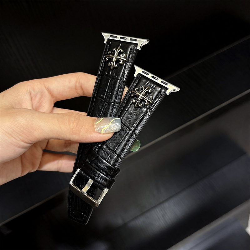 Apple Watch szíj – krokodilmintás bőr, keresztezett virág mintázat, Neutral márka, kompatibilis az Apple Watch-szal.