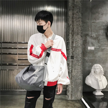 Férfi nylonos keresztpántos oldaltáska laptoprekesszel, vízálló, lélegző és kopásálló, városi egyszerű stílus, mindennapi használatra