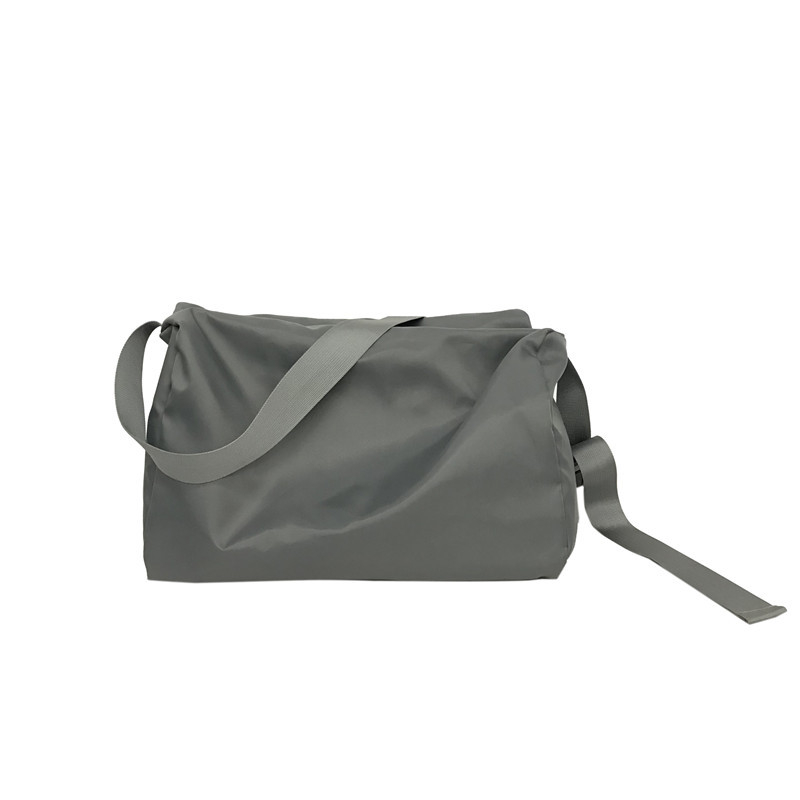 Férfi nylonos keresztpántos oldaltáska laptoprekesszel, vízálló, lélegző és kopásálló, városi egyszerű stílus, mindennapi használatra