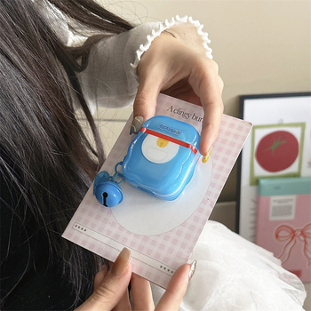 Doraemon kryt na AirPods 4/Pro 3 – silikón, mäkké puzdro, gravírovanie, kompatibilné s Apple