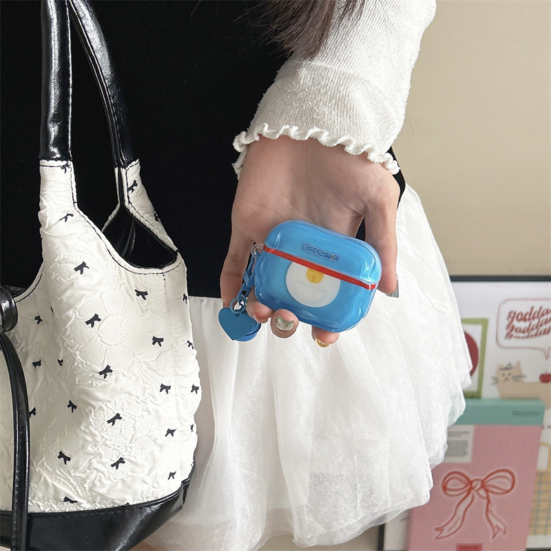 Doraemon kryt na AirPods 4/Pro 3 – silikón, mäkké puzdro, gravírovanie, kompatibilné s Apple