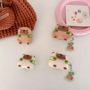 Силиконов предпазен калъф за AirPods 4 и AirPods Pro 3 – карикатурен релеф UV капибара дизайн (Материал: силикон; Съвместимост: AirPods 4, AirPods Pro 3; Стил: Карикатура; Изработка: Релеф)